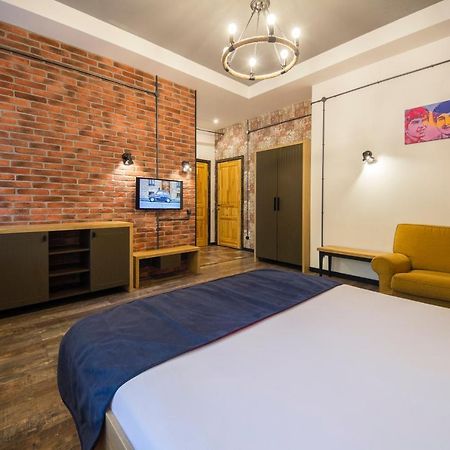 Self Check-In Apartments Near Landscape Alley Киев Экстерьер фото