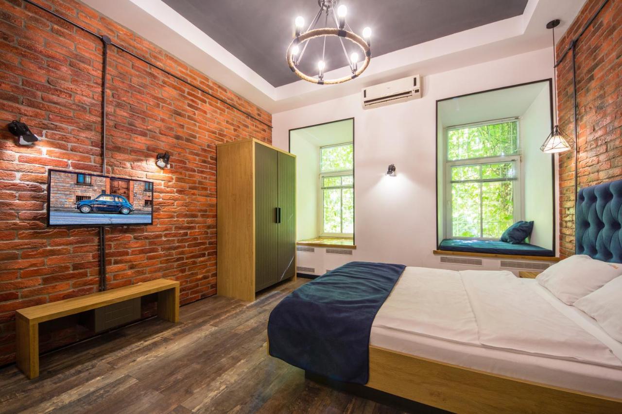 Self Check-In Apartments Near Landscape Alley Киев Экстерьер фото